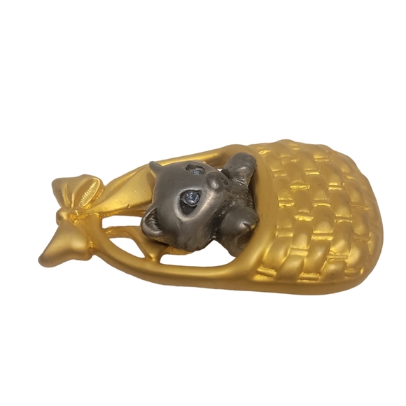 Danecraft Kitty in Basket Brooch - Picture 3 of 6